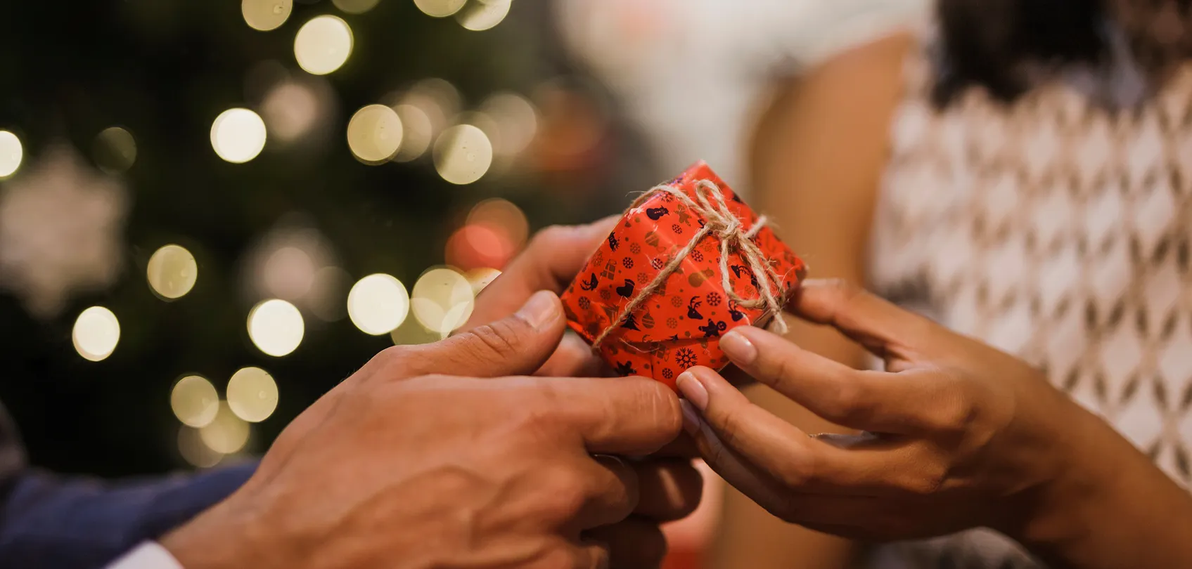 Descubre 5 ideas de detalles para regalar en Navidad